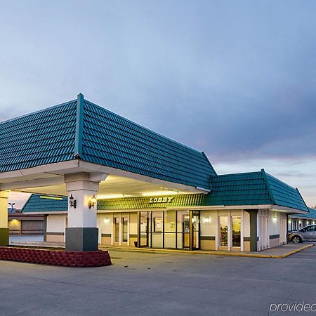 Econo Lodge Mcpherson エクステリア 写真
