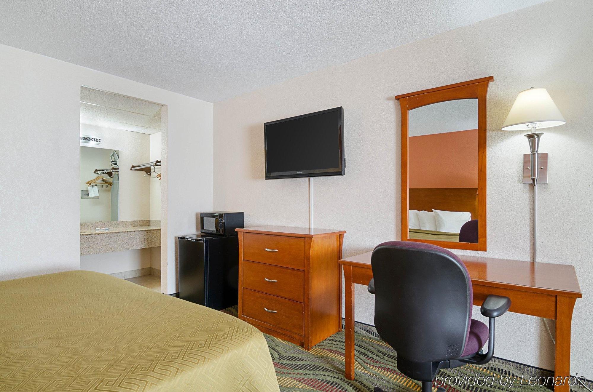 Econo Lodge Mcpherson エクステリア 写真
