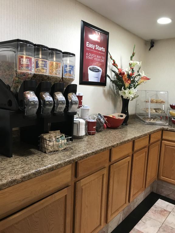 Econo Lodge Mcpherson エクステリア 写真