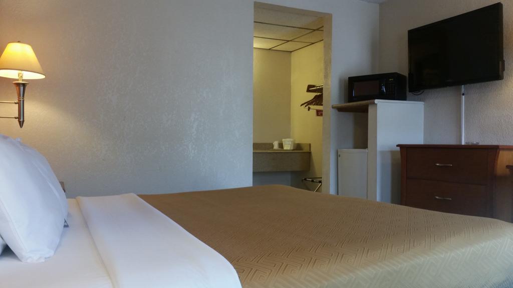 Econo Lodge Mcpherson エクステリア 写真