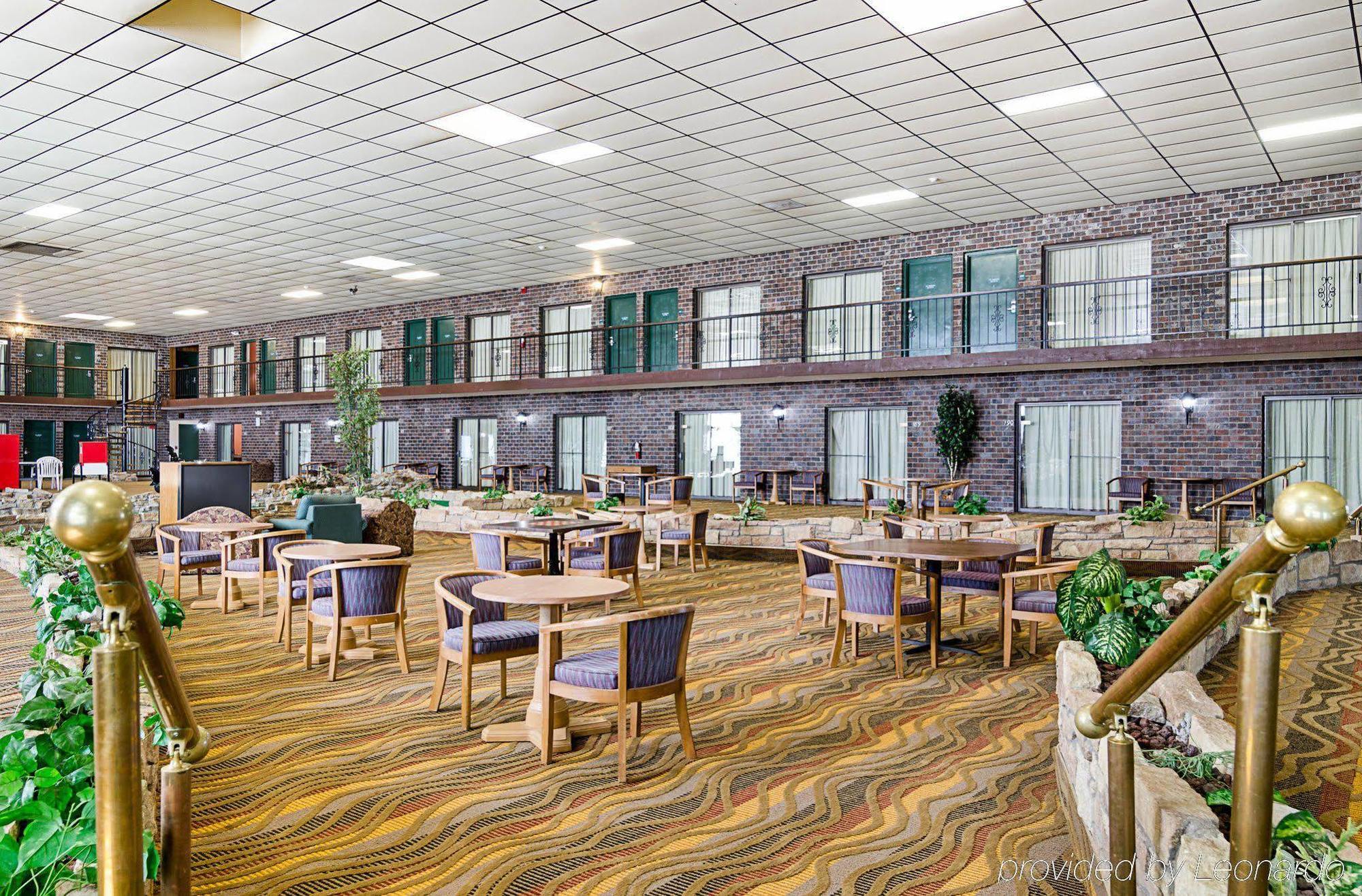 Econo Lodge Mcpherson エクステリア 写真