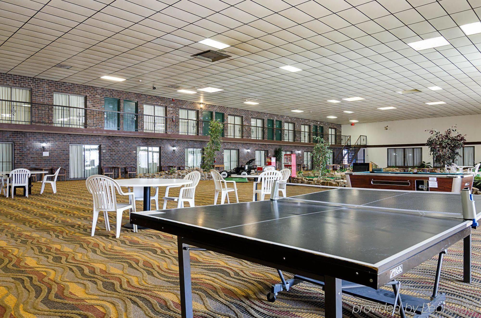 Econo Lodge Mcpherson エクステリア 写真