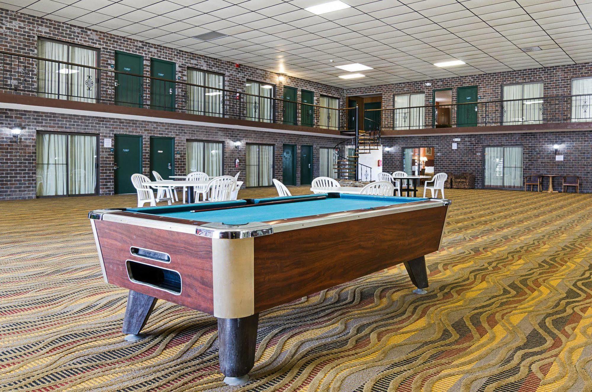 Econo Lodge Mcpherson エクステリア 写真